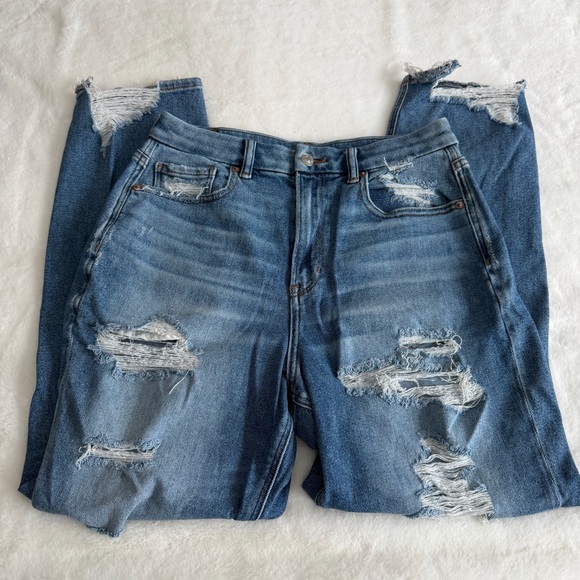 American Eagle Outfitters Denim - American Eagle Curvy Mom Jean Size 8